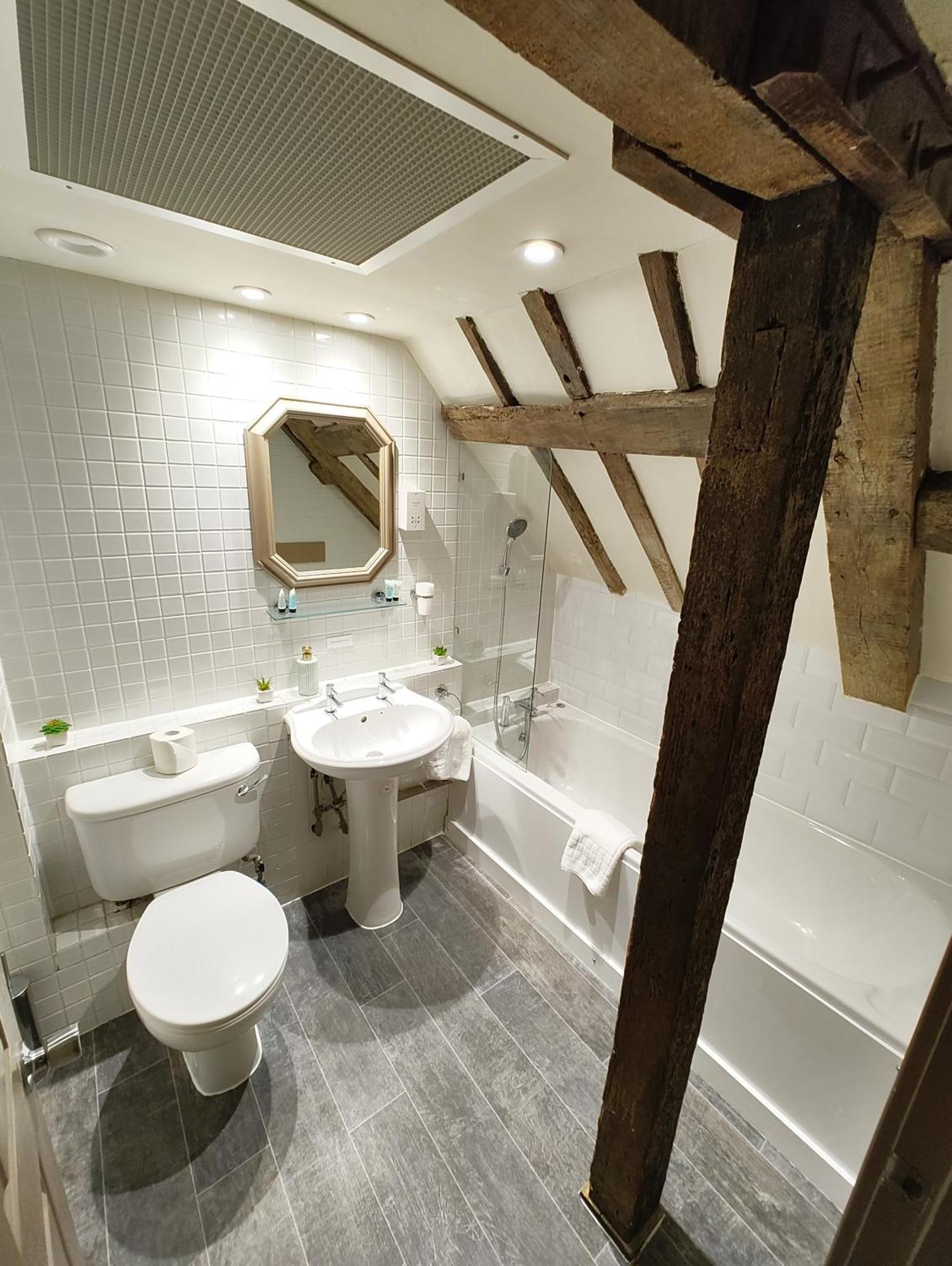 The Riverside Inn 3*